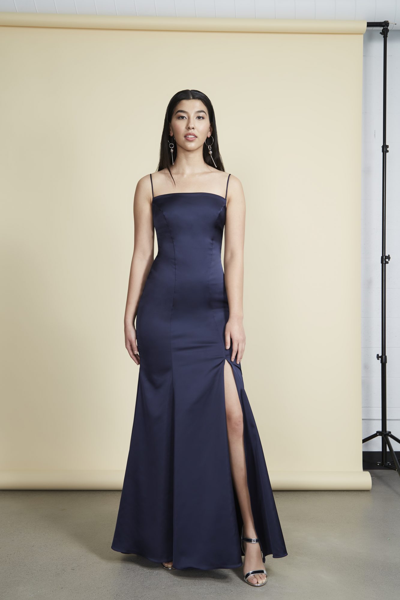 Naomi – DRESS SCOOP | L.V COUTURE